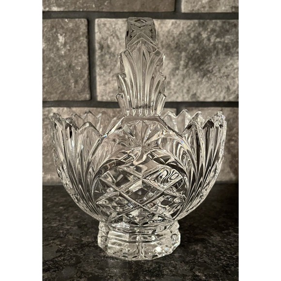 Meredian 8” Crystal Basket by Crystal Clear Industries - Picture 4 of 6